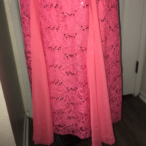 Dress - Picture 7 of 9